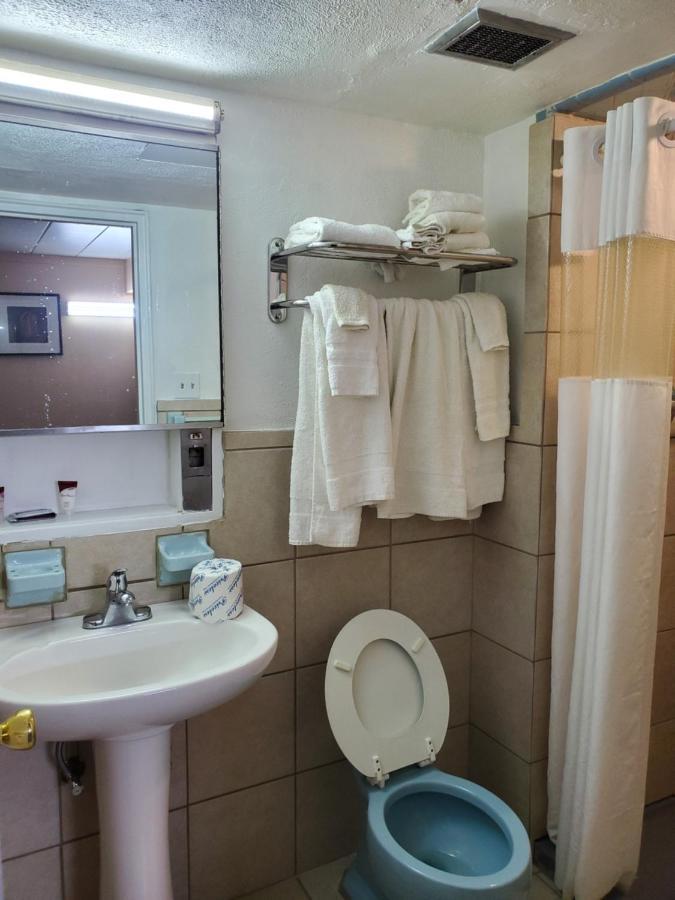 Budget Inn Of Bay City Zewnętrze zdjęcie